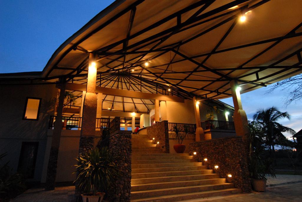 Nusantara Diving Centre Resort & Spa 美娜多 外观 照片